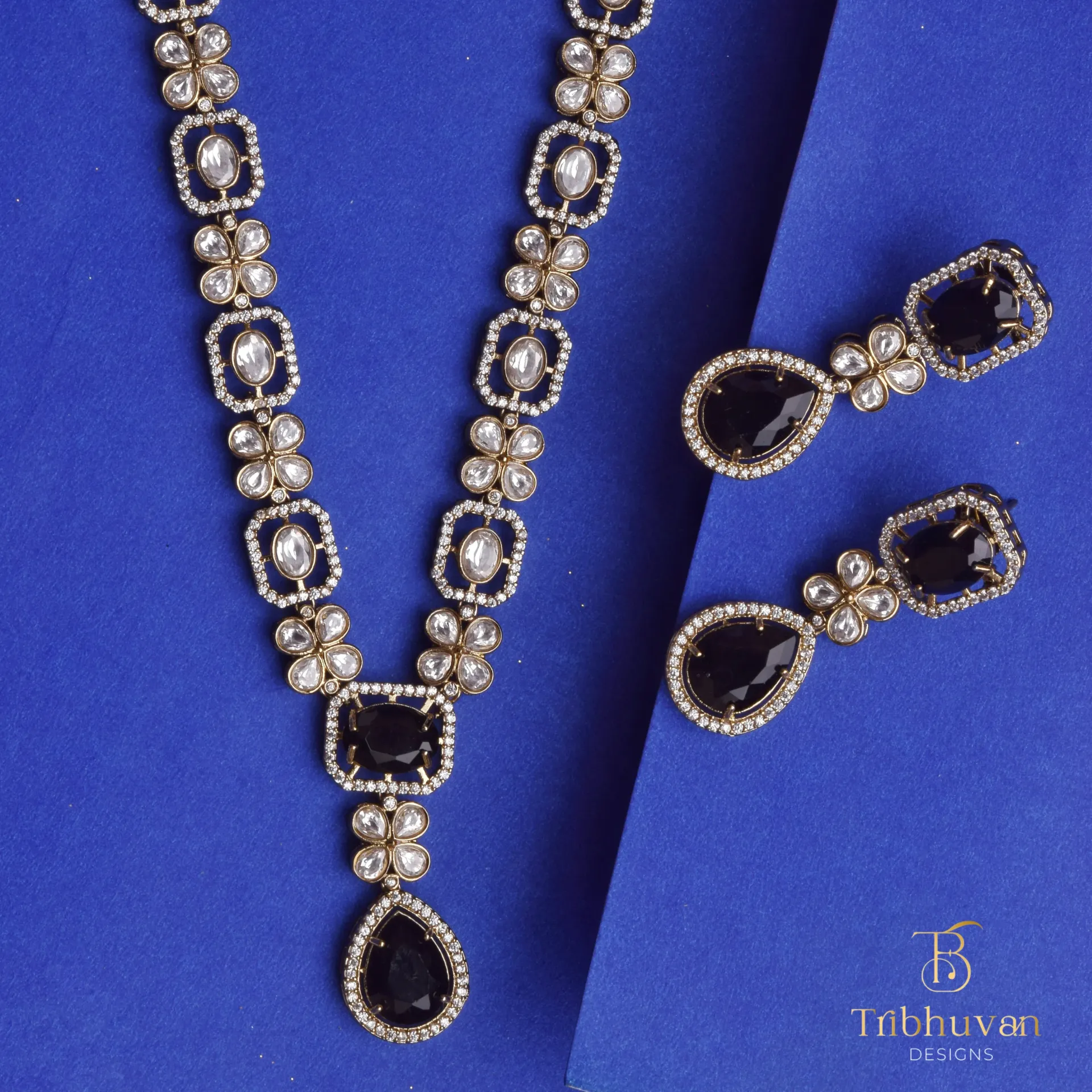 Midnight Noir Floral Necklace Set